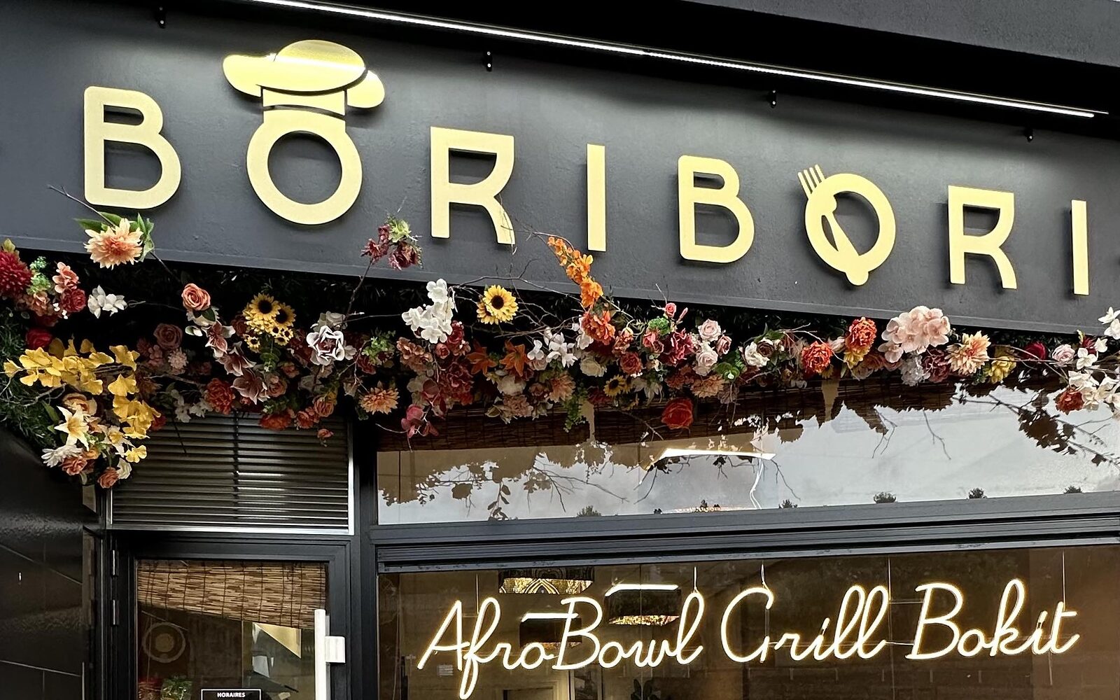 La devanture de Bori Bori au port de commerce de Brest, enseigne « AfroBowl Grill Bokit »